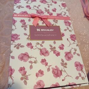 Stanley x LoveShackFancy 40oz Ribbon Rosa